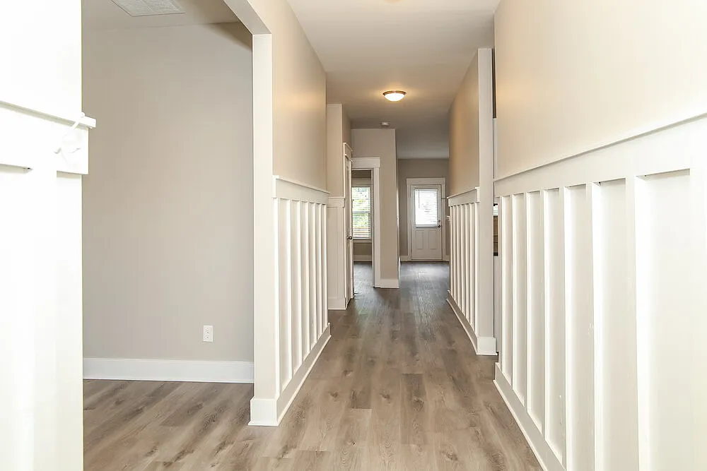 3 bed, 2.0 bath, 2102 sqft, $2,075 — Photo 4