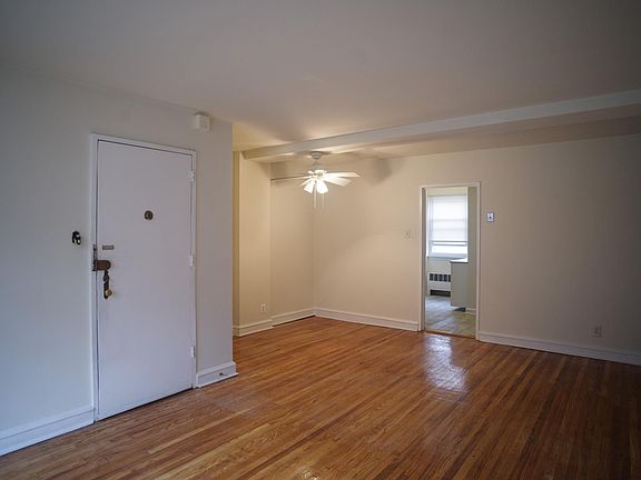 3rd image of 139 W Tulpehocken St APT C1
