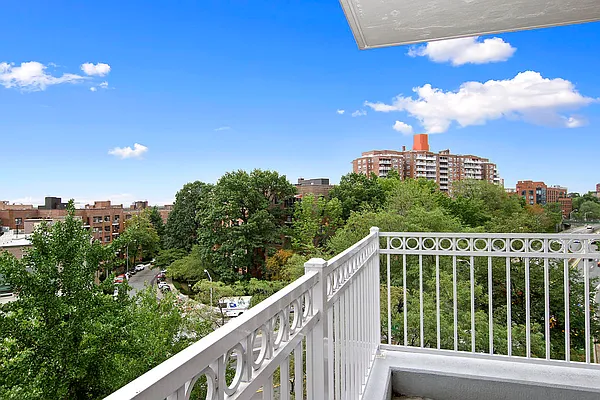 Sold by Corcoran | media 7