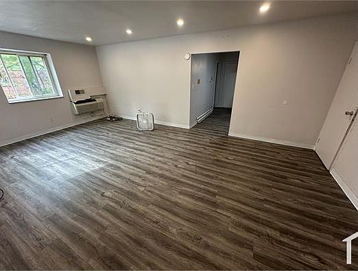 5th image of 1720 Wright St APT 7
