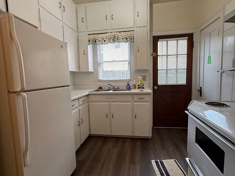 104 N Jefferson St #B — Photo 5