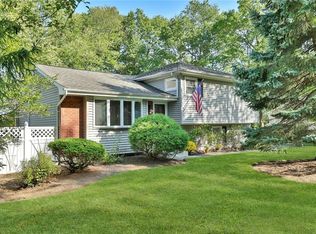 45 Barry Ln, Bardonia, NY 10954
