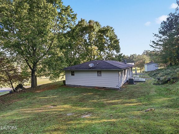 4th image of 113 East Dr