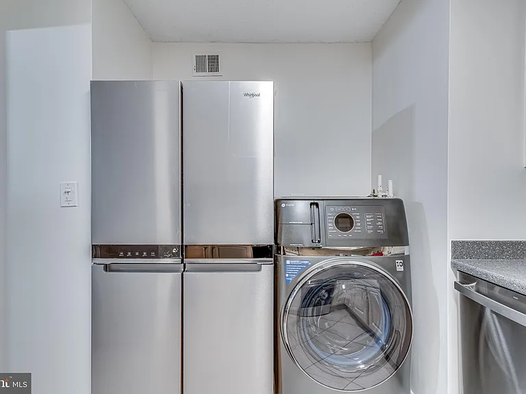 5904 Mount Eagle Dr #903 — Photo 10