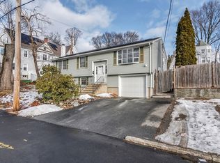 45 Middlebury St, Lawrence, MA 01841