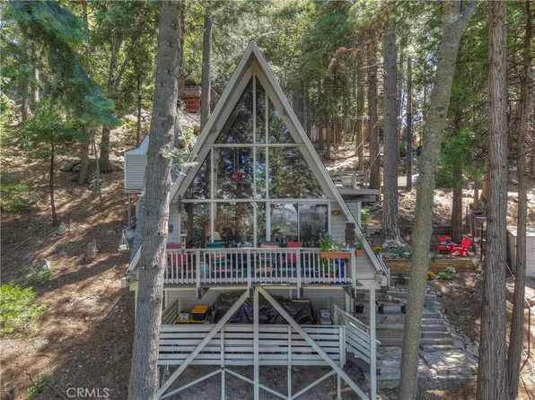 1049 Mercury Way, Crestline, CA 92325