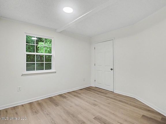 4th image of 3914 Liverpool Ave