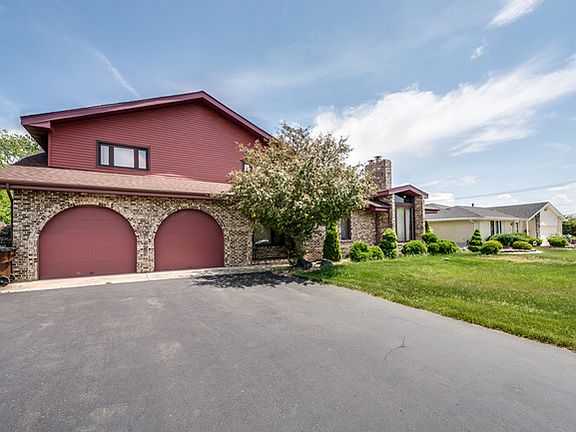 2nd image of 15027 Meadow Ln