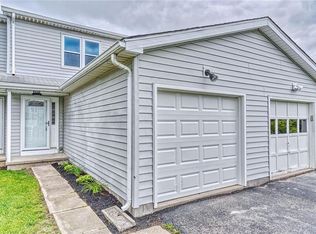 5662 Running Brook Rd, Farmington, NY 14425