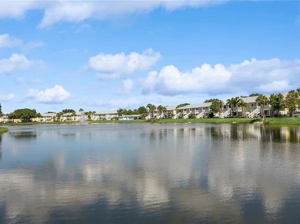 265 Seahorse Dr SE Unit B, Saint Petersburg, FL 33705