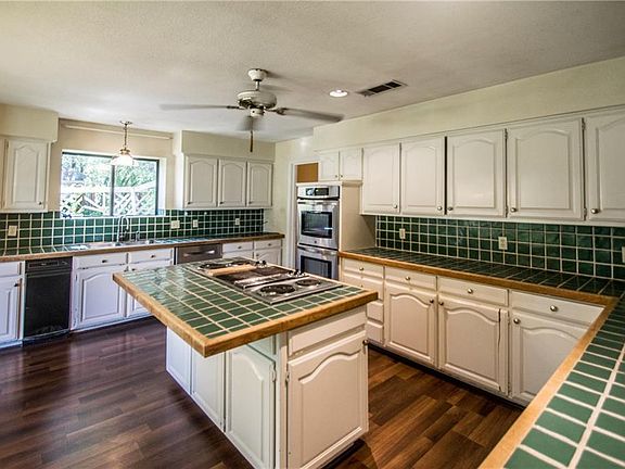 3rd image of 3017 Broken Bow St
