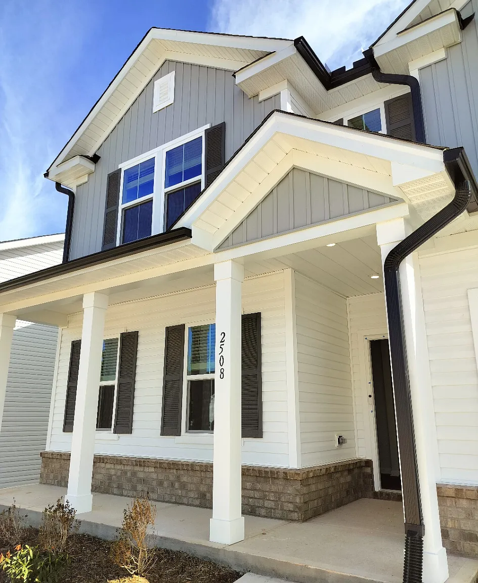 5 bed, 3020 sqft, $2,850 — Photo 2