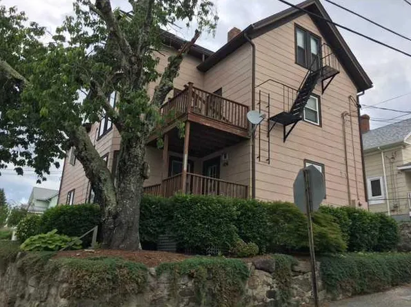 426 Grove St APT 1, Woonsocket, RI 02895