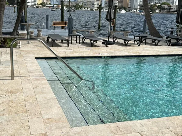 468 Golden Isles Dr APT 101, Hallandale, FL 33009
