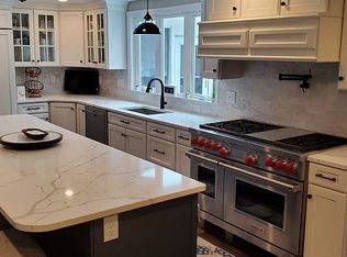 95 Cedar St, Walpole, MA 02081