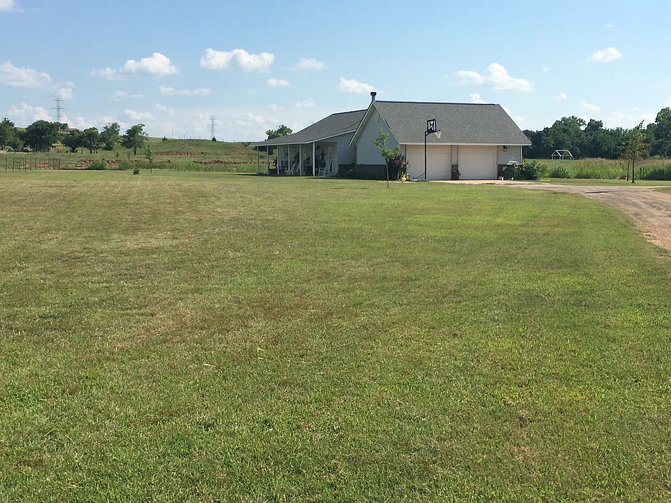 County living with 40 acres 