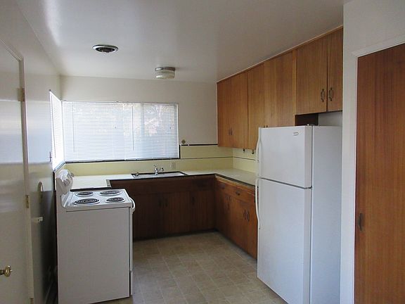3rd image of 1265 Hoover St #1
