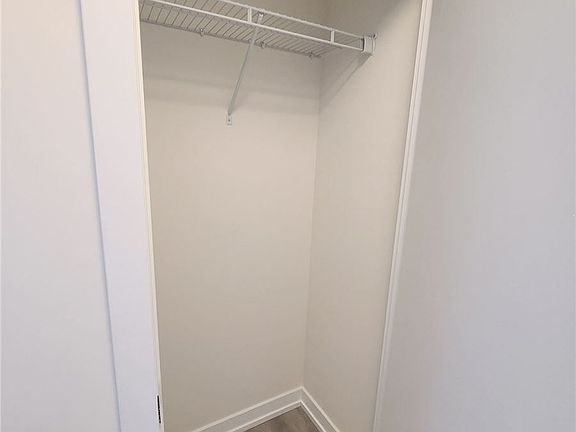 4th image of 2300 Saint Clair Ave W #911