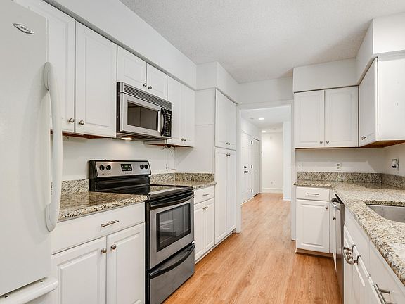5th image of 4 Warbler Ln