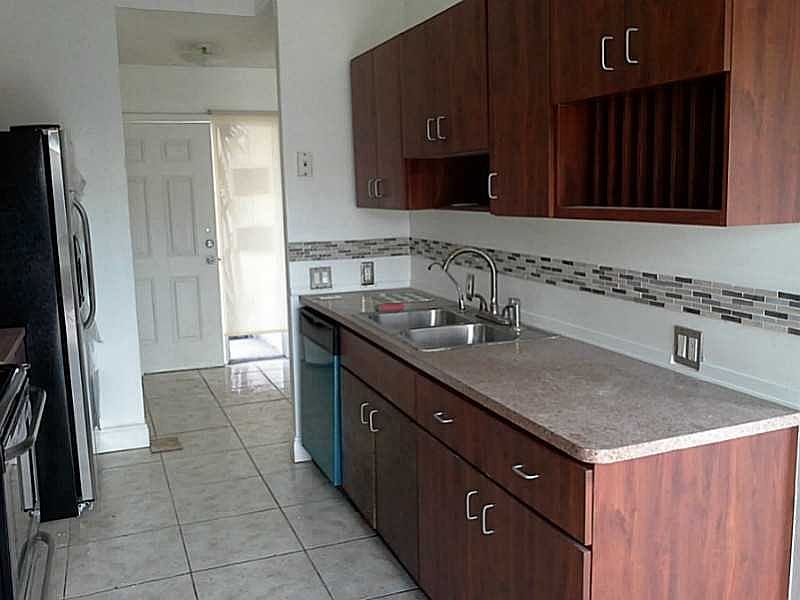1st image of 960 NE 214th Ln APT 3