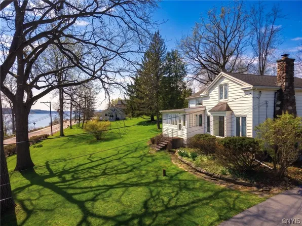 5199 W Lake Rd, Auburn, NY 13021