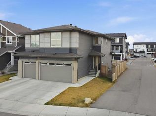 135 E Walcrest Way SE, Calgary, AB T2X4G2