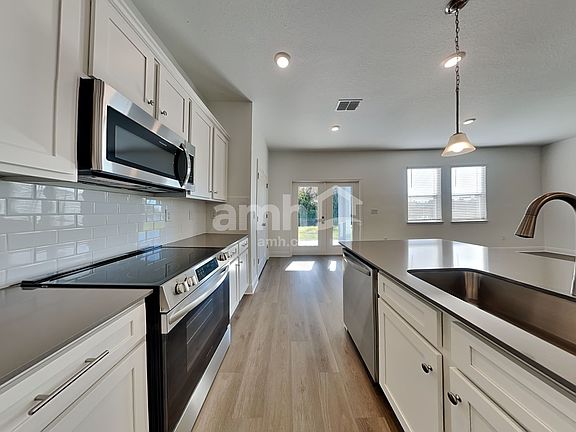 4th image of 6388 Atlantic Beach Ave