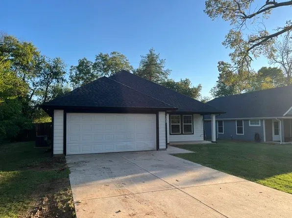305 W Houston St, Leonard, TX 75452
