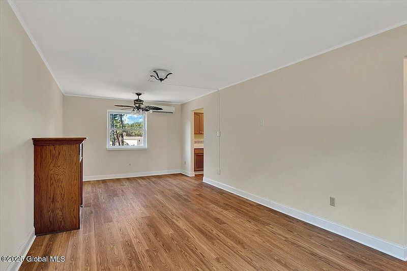 5th image of 350 Dixon Road