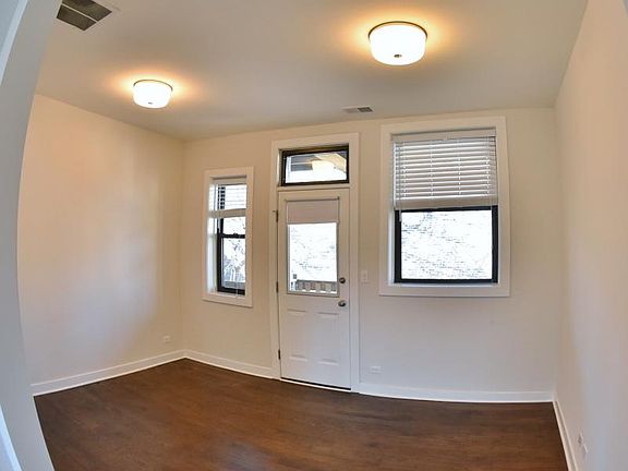 3rd image of 1600 W Belle Plaine Ave APT 2F