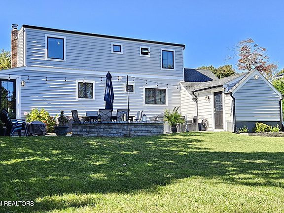 4th image of 108 Borden Street