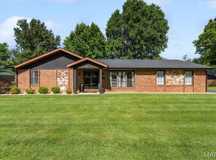 715 N Lincoln Ave, O'Fallon, IL 62269