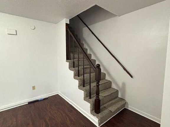 3rd image of 1202 Clear Ridge Ln