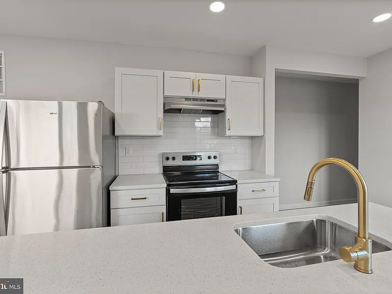 730 New Pittsburg Ave #2 — Photo 6