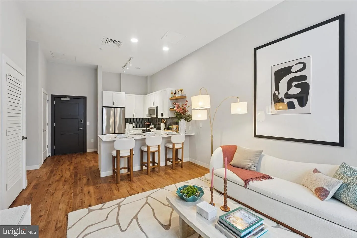 2 bed, 967 sqft, $2,825 — Photo 3