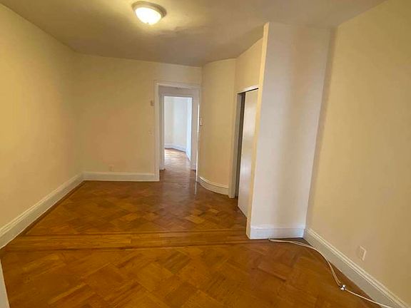 5th image of 789 Lexington Ave #4FF