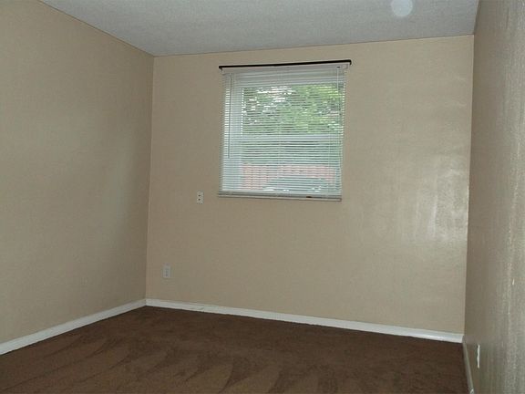 3rd image of 2050 Yale Ave APT 3
