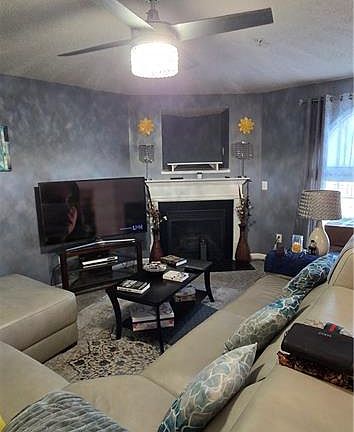 5th image of 3487 Forestdale Dr APT 1C