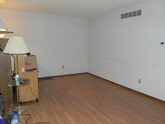 4th image of 260 Martha Ln