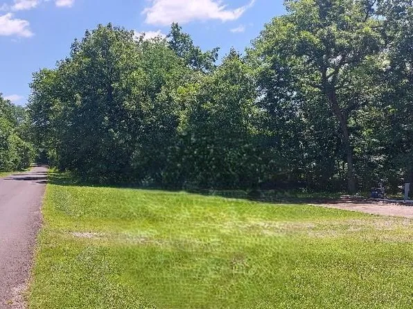110 Holiday Dr, Linn Valley, KS 66040