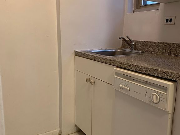 4th image of 225 E 46th St APT 5K