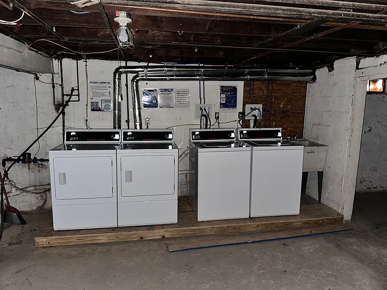 shared laundry, tap to pay, professionally maintained