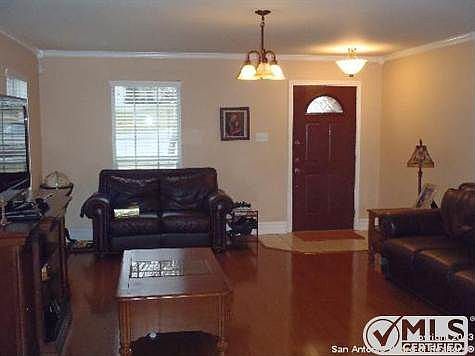 1st image of 10622 Springwood Sq