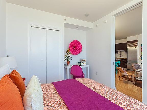 4th image of 425 1st St Unit 2404