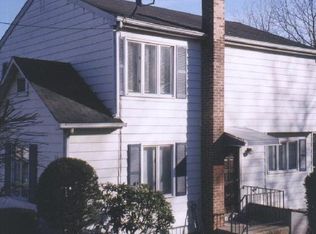 39 Holcomb Ave, Stamford, CT 06906
