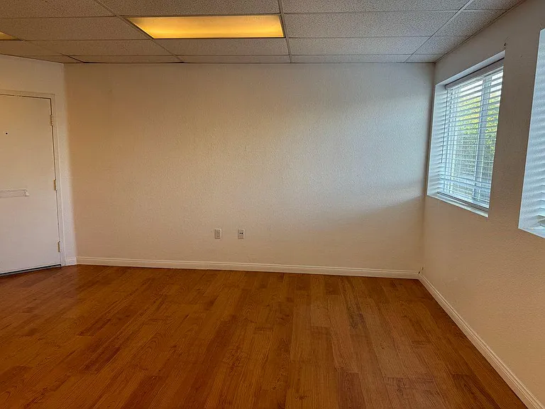 4230 Voltaire St #3 — Photo 10