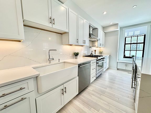 5th image of 11 Lowell St #A