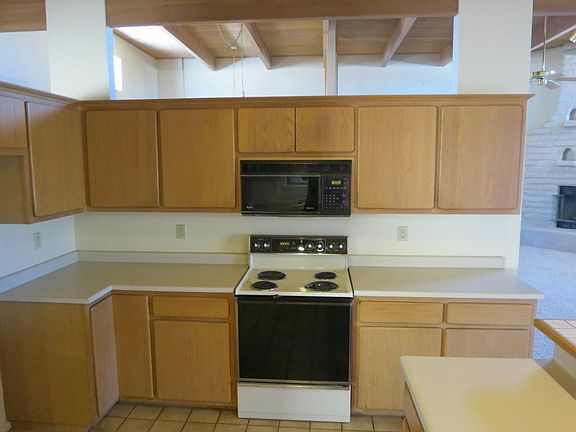 5th image of 2758 Cliffrose Dr NE