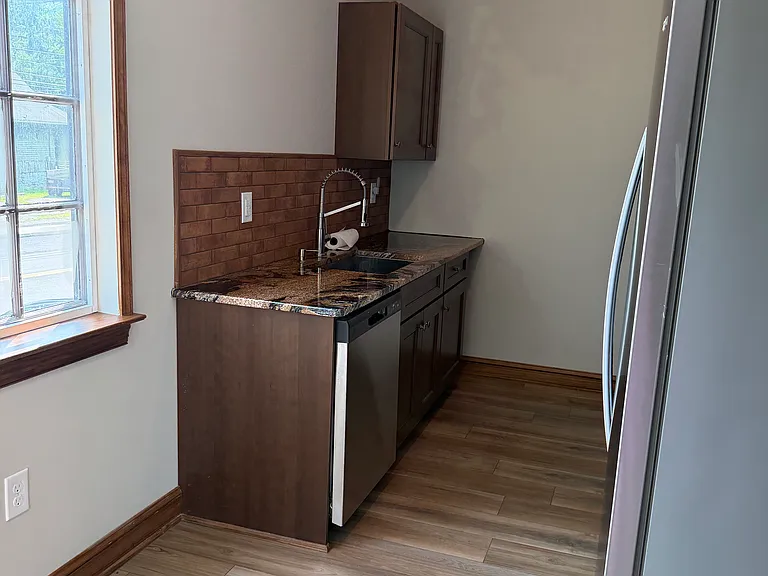 427 Delaware Ave #201 — Photo 6