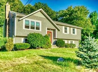 61 Deborah Ln, Swansea, MA 02777
